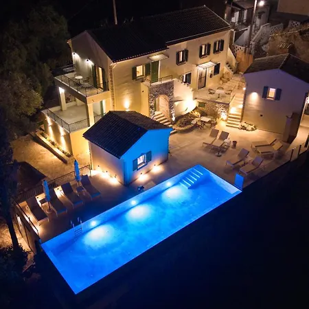 Lithos Courtyard Villa Kothonikion