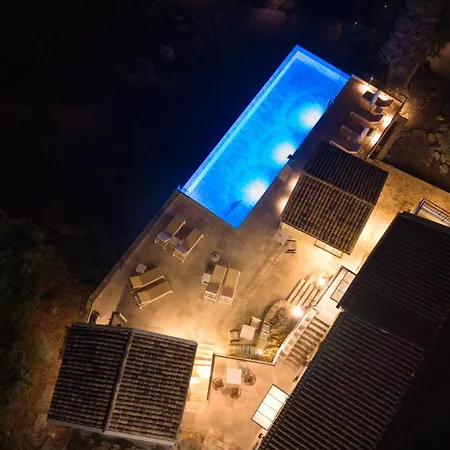 Lithos Courtyard * Kothonikion