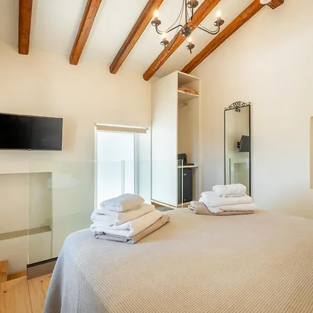 Villa Lithos Courtyard *