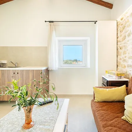 Lithos Courtyard Villa