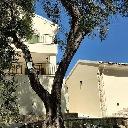 Villa Lithos Courtyard